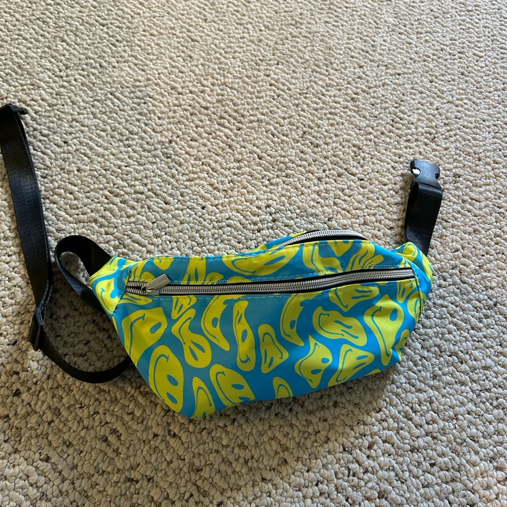 Smile cross body bag for raves